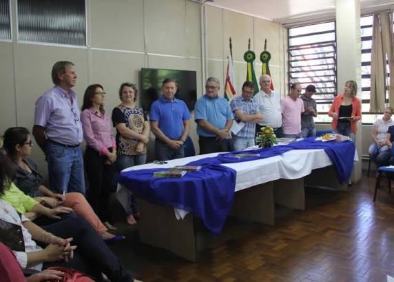 Secretaria de Educação nomeia 42 profissionais - foto 2