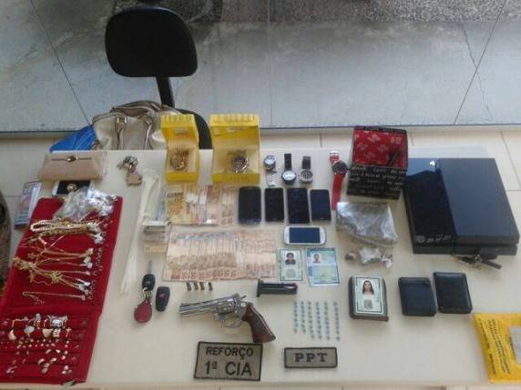 Ação integrada da Polícia Militar de Itapema, Camboriú e Balneário Camboriú prende autores de
roubo em Itapema - foto 7