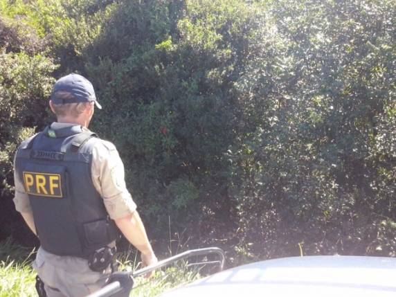 Homem e duas crianças são encontrados mortos às margens da BR-290 - foto 2
