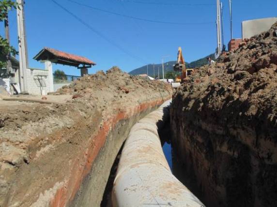 Drenagem pluvial é primeira etapa para a rua receber a pavimentação comunitária