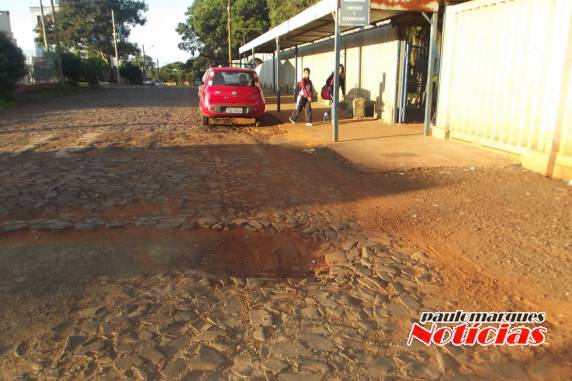 Buraco aberto pela CORSAN está próximo de comemorar aniversário em Três de Maio - foto 3