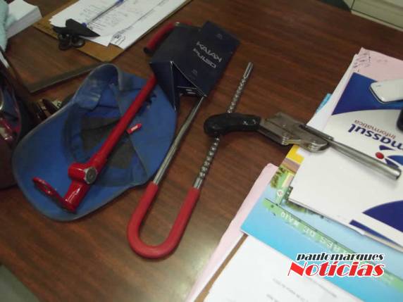 Polícia prende três elementos suspeitos de roubos em Três de Maio - foto 5