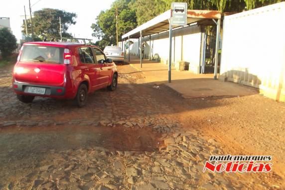 Equipe da CORSAN providência na repavimentação em frente ao Colégio Pacelli - foto 3