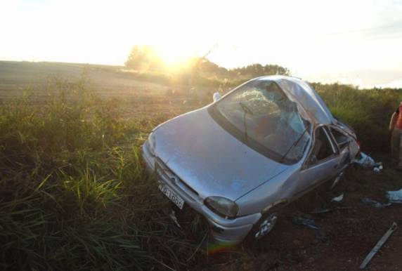 Condutor capota veículo no interior de São Luiz Gonzaga - foto 2