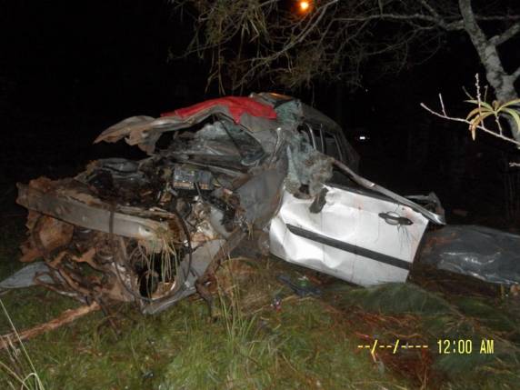 Jovem morre após carro sair da pista e capotar na BR 386 - foto 4