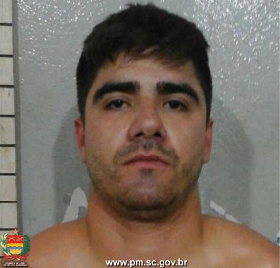 Com auxílio da comunidade, três indivíduos são presos pela PM - foto 2