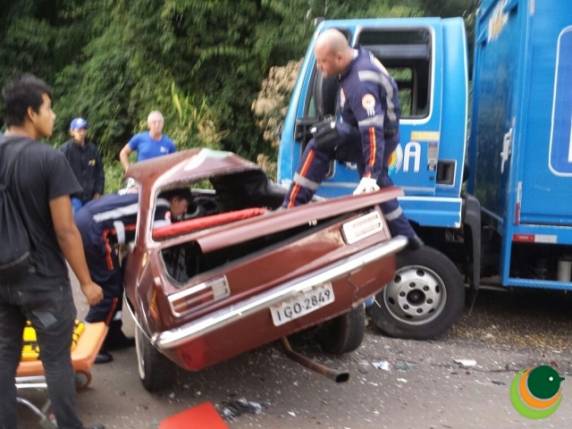 Colisão frontal entre carro e caminhão deixa jovem gravemente ferido em Passo Fundo - foto 5