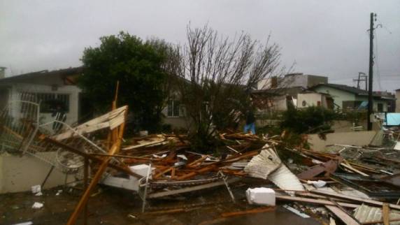 Temporal causa destruição em
Xanxerê SC - foto 4