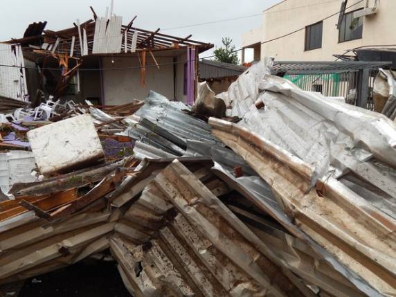 Pai salvou mulher e bebê antes
de morrer em tornado em SC, diz irmão - foto 2