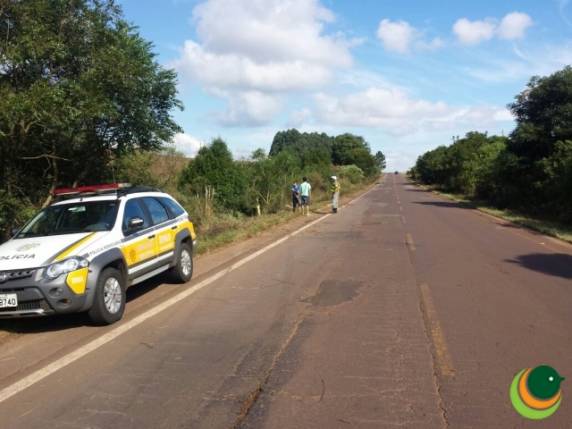 Buraco no asfalto resulta em capotamento no trecho entre Passo Fundo/Pontão - foto 2