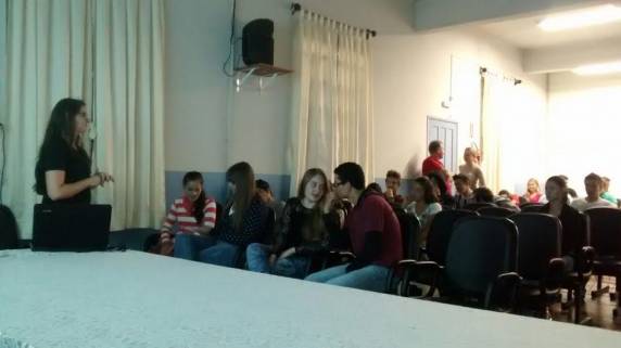 Evento, com a participação do 7º semestre do 

curso, foi realizado no Instituto Estadual de Educação Cardeal Pacelli