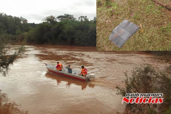 Ainda não foram encontrados pai e filha que caíram com veículo dentro do rio
Buricá - foto 6