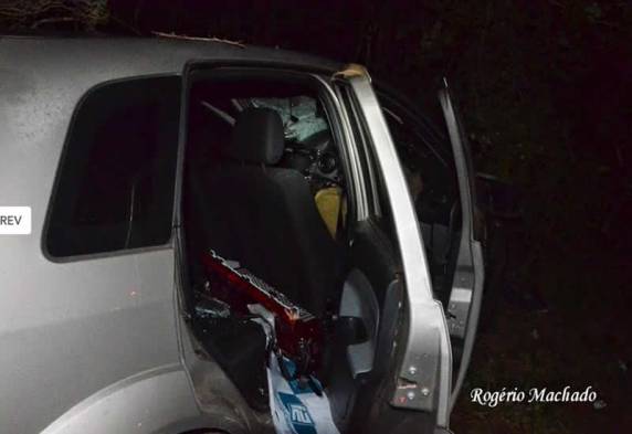 Casal morre em acidente envolvendo ônibus e carro na BR 386 - foto 4