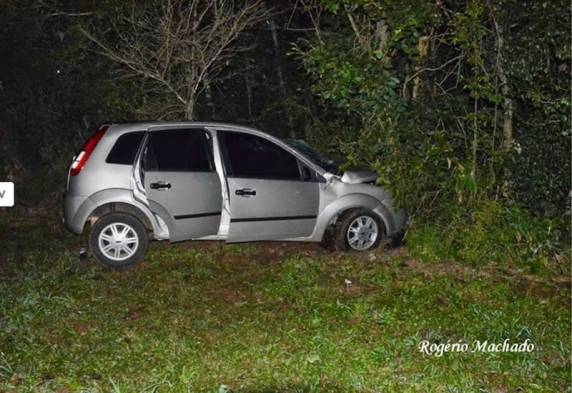 Casal morre em acidente envolvendo ônibus e carro na BR 386 - foto 3