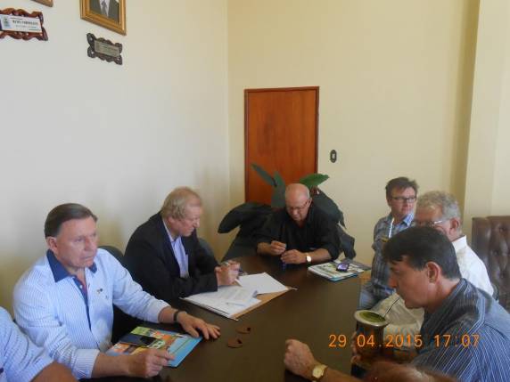 Prefeito Marasca recebe em seu gabinete Prefeitos da Região - foto 3