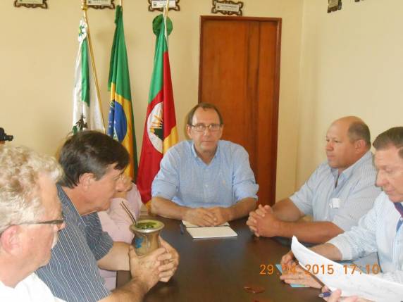Prefeito Marasca recebe em seu gabinete Prefeitos da Região - foto 2