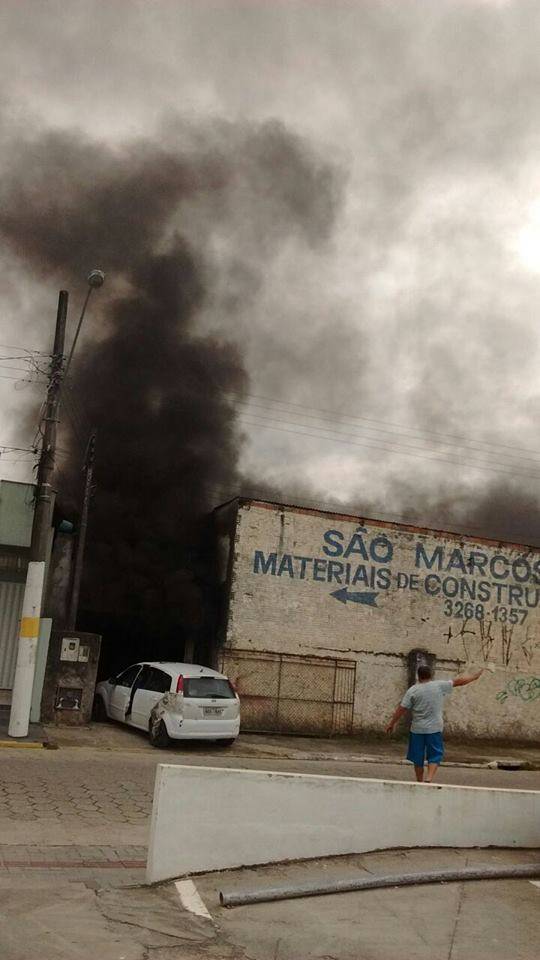 Oficina pega fogo em Itapema - foto 2