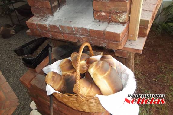 No stand da Emater na EXPOFEIRA, teve degustação de pão caseiro feito no forno - foto 7