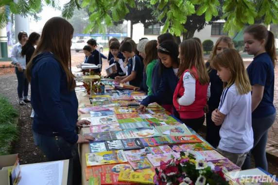 Sebo e “Autor Presente” celebram o Dia do Livro na Educação Básica. Atividades foram desenvolvidas com o objetivo de incentivar a leitura na escola
