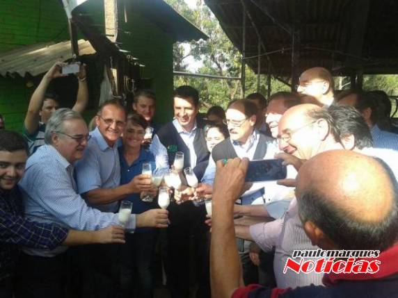 Campanha de vacinação contra febre aftosa inicia por Três de Maio - foto 2