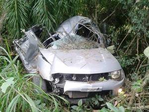 Veículo foi "dobrado" pelo impacto da colisão na SC-305, em Campo Erê