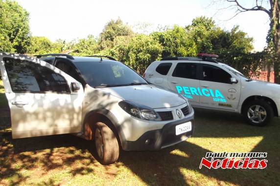 Veículos usados por assaltante foram localizados e são periciados pelo IGP, na DP de Três de Maio - foto 2