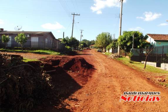 Atrasos nos repasses de verbas do GF paralisam algumas obras de calçamento em Três de Maio - foto 6
