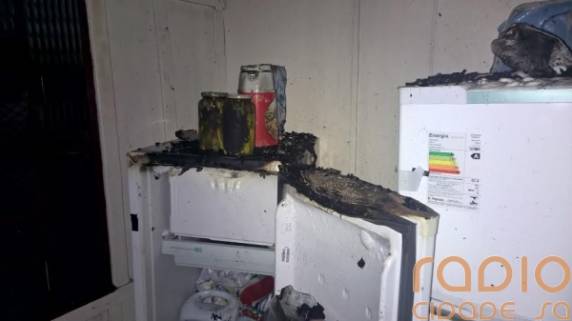 Parte de residência é consumida por 

incêndio na noite desta quarta-feira em Santo Ângelo - foto 2