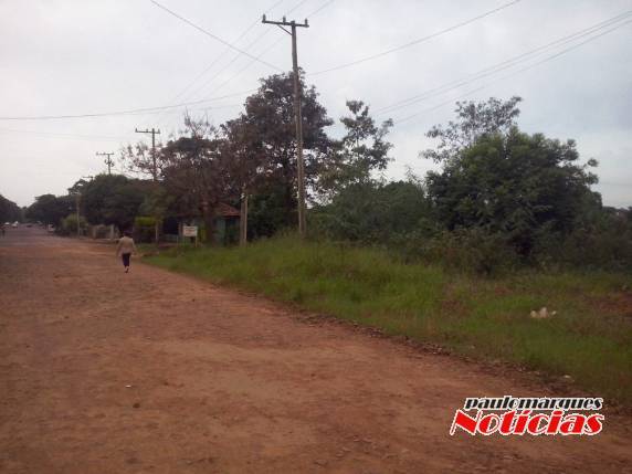 Moradores do bairro São Francisco reclamam do acumulo de lixo e entulhos - foto 3