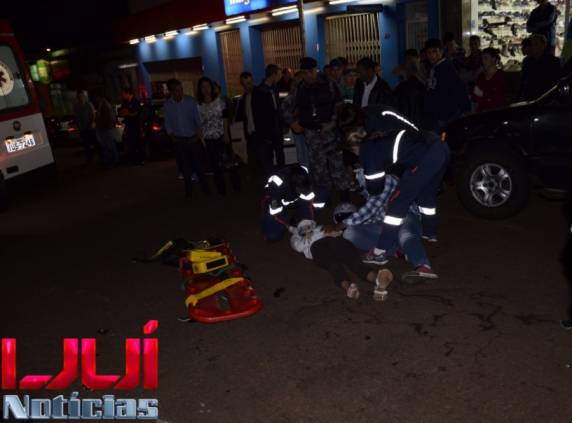 Acidente no centro de Ijuí deixa dois jovens feridos - foto 2