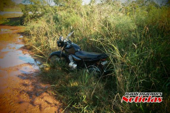 Brigada Militar localiza moto usada por assaltantes em Três de Maio - foto 3
