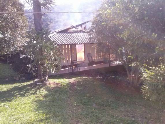 Casa é destruída por incêndio no interior de Vista Gaúcha - foto 3