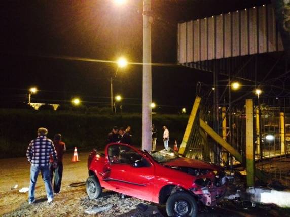 Três pessoas morrem em acidente na BR-116 em São Leopoldo - foto 2