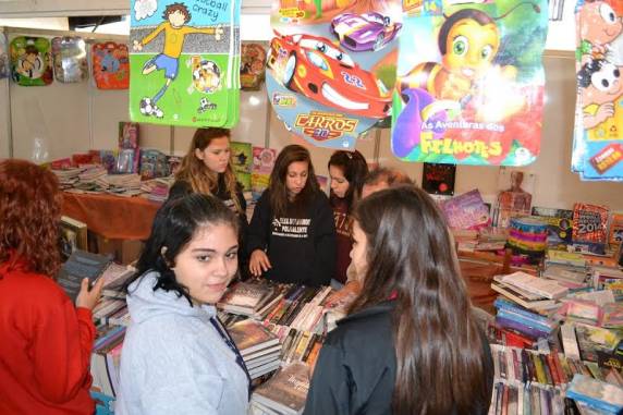 11ª Feira do
Livro pulsa no coração da cidade - foto 3