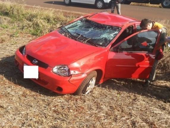 Saída de pista deixa
motorista ferido na ERS 342 em Três de Maio - foto 2