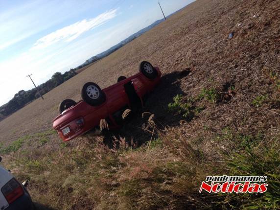 Saída de pista deixa
motorista ferido na ERS 342 em Três de Maio - foto 4