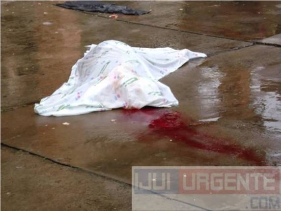 Mulher se joga do 8º andar de um prédio em Ijuí - foto 2