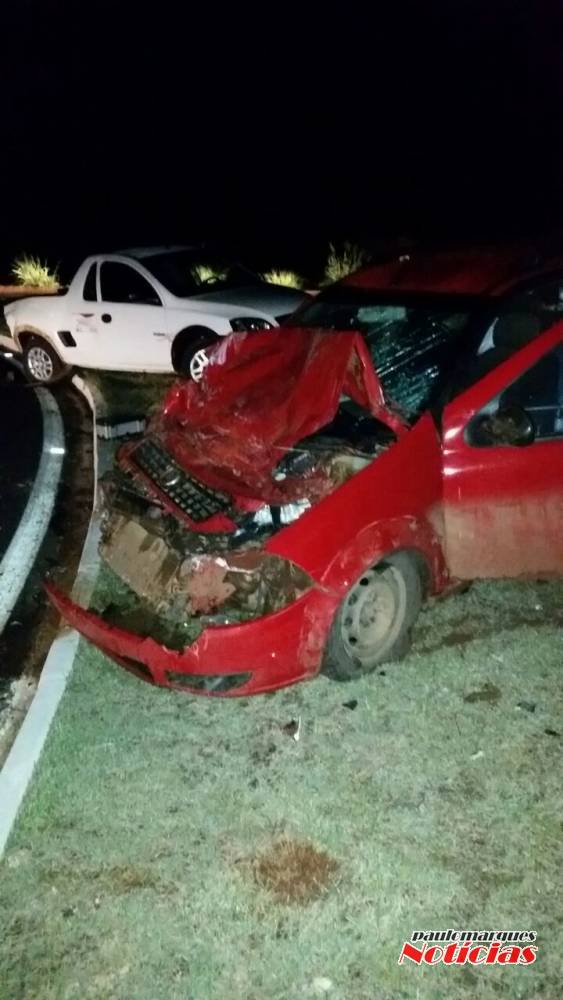 Quatro veículos envolvidos em acidente que teve dois mortos por
atropelamento - foto 4