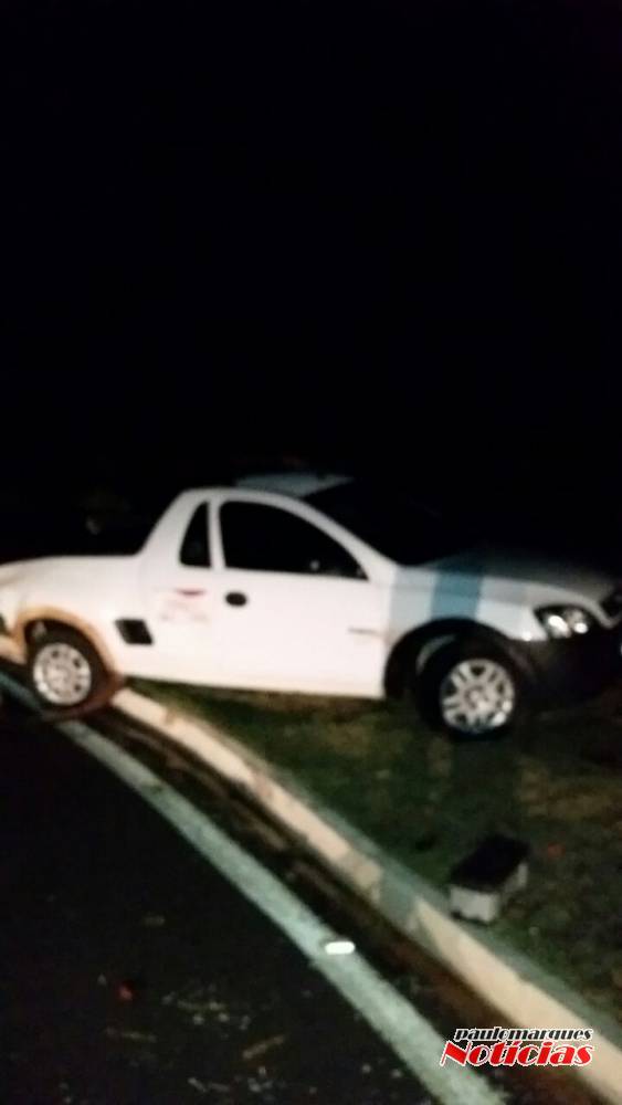 Quatro veículos envolvidos em acidente que teve dois mortos por
atropelamento - foto 5