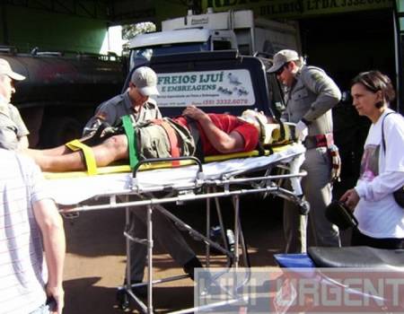 Acidente envolve carro e moto em Ijuí - foto 4