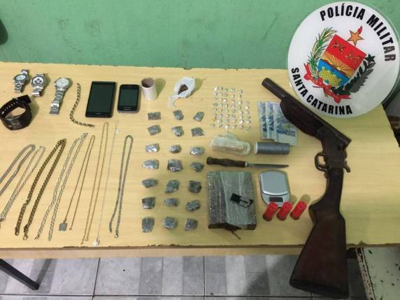 Em apenas um dia, seis armas de fogo são
apreendidas na 3ª Região de Polícia Militar - foto 4