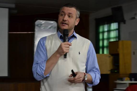 Palestrante Augusto Niche Teixeira, coordenador da Pedagogia do 

Unilasalle, gerou reflexão sobre o papel do docente na aprendizagem