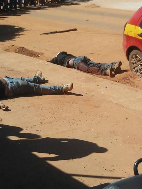 No Estado do Mato Grosso Policiais impedem assalto a
banco e matam bandidos - foto 6