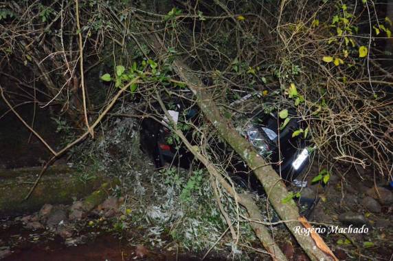 Capotamento na curva da morte em Rondinha - foto 2