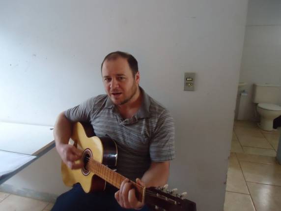 Padre morre ao ser 

atingido por tiro durante briga de casal em igreja no RS - foto 2