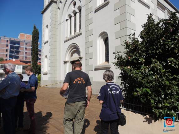 Corpo de padre morto dentro de igreja é velado no interior do RS - foto 4