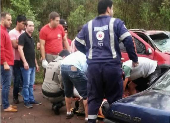 Acidente deixa vítima fatal e vários
feridos em Nonoai - foto 2