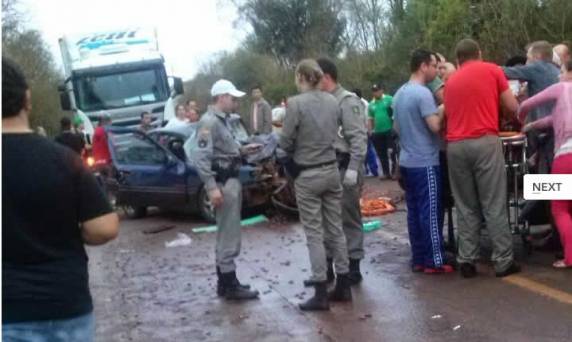 Acidente deixa vítima fatal e vários
feridos em Nonoai - foto 4