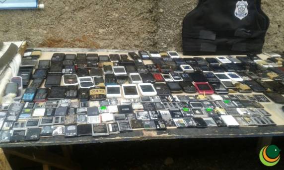 Operação apreende 151 armas brancas no presídio de Passo Fundo - foto 2