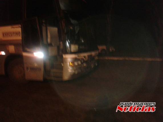 Condutora de um automóvel fica ferida em colisão com ônibus em Três de Maio - foto 6